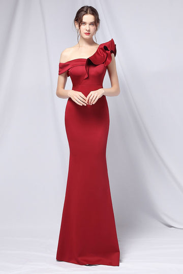 Um ombro simples vestido de baile